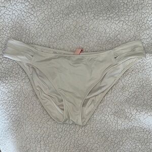 White VS Bikini Bottom